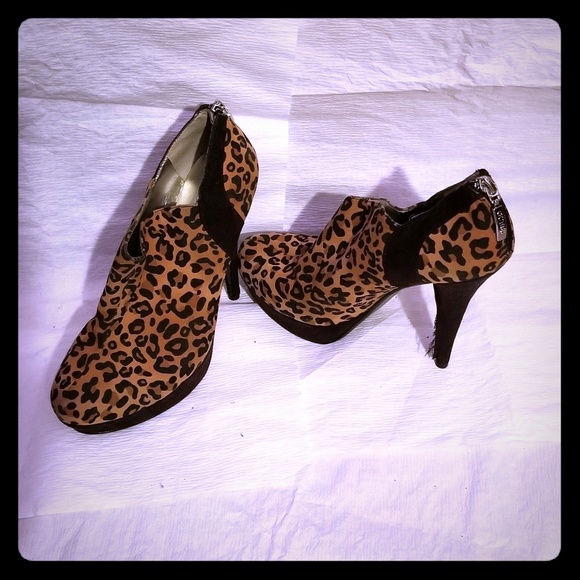 GUESS LEOPARD PRINT STILETTOS - Picture 1 of 6